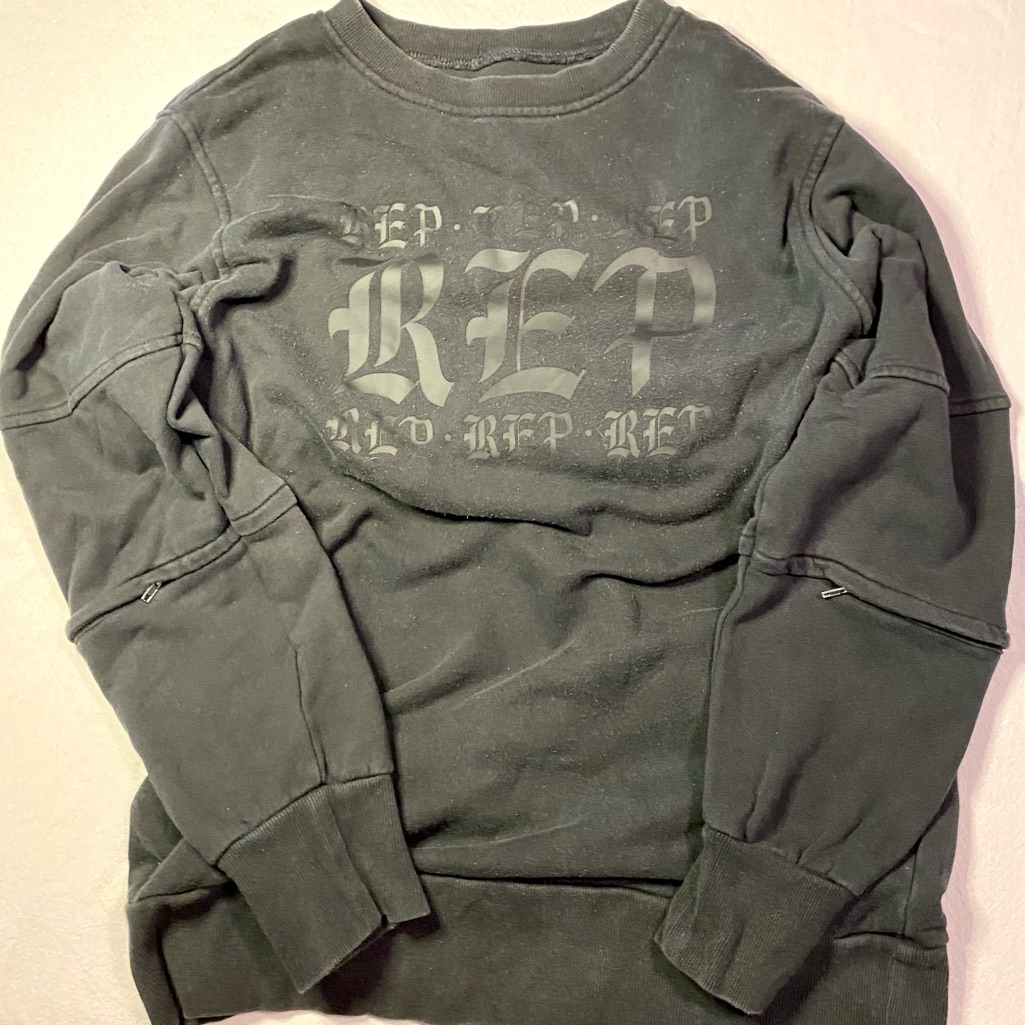 Taylor Swift Reputation Zipper Sleeve Black Crewneck Sweatshirt Rep Logo Size Xl